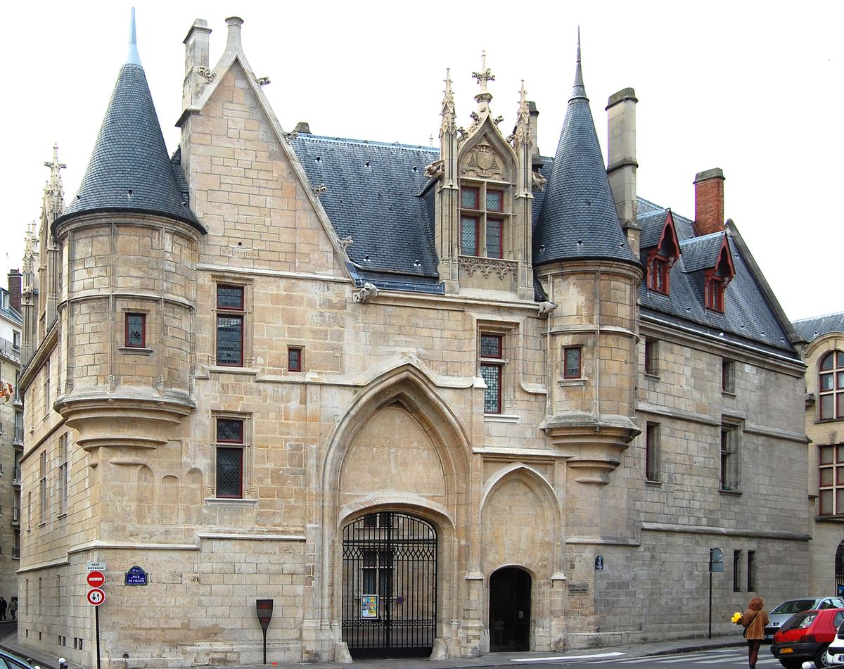 Forney Library (Hôtel de Sens)