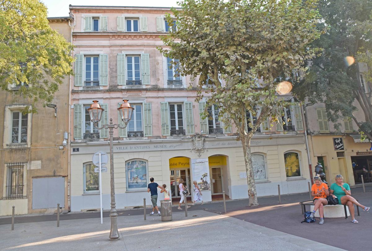 Peynet and Cartoon Museum