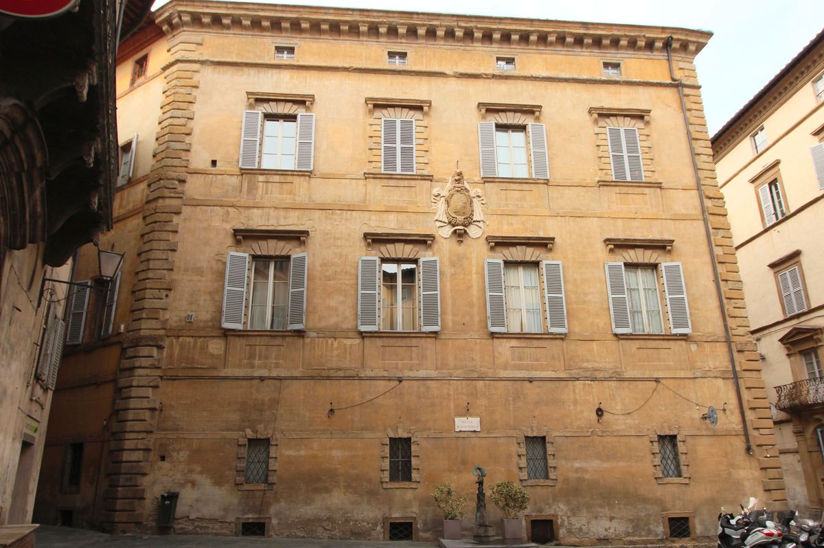 Palazzo Chigi alla Postierla