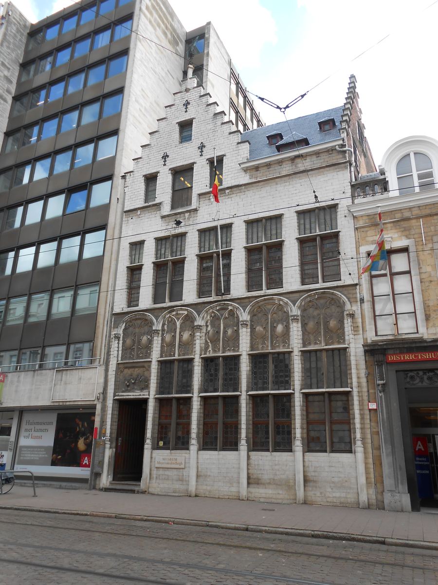 Mayer van den Bergh Museum