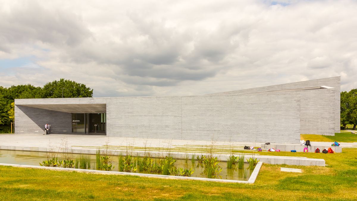 Sars-Poteries Glass Museum